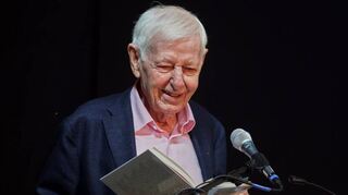 Verstand es, das Unterhaltsame und Tiefgründige zu verschmelzen: der Dichter und Denker Hans Magnus Enzensberger.