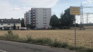 Im Vordergrund ist ein Teil der Sichelkrümme zu sehen. Mit einem Bebauungsplan könnte hier die Grundlage für Wohnungsbau gelegt werden.