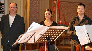 <p>Das Adventskonzert, zu dem der Förderverein Evangelische Kirchenmusik eingeladen hatte, gestalteten in diesem Jahr die Musiker Dr. Henning Scharf, Emika Müller und Stefan Krznaric.</p>