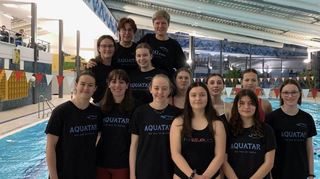 Die Neptun-Schwimmerinnen waren in Rüsselsheim am Start.