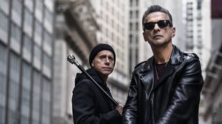 Martin Gore (l.) und Dave Gahan von der Band Depeche Mode haben mit „Memento Mori“ ein neues Album vorgelegt. Nun spielen sie in Frankfurt zwei Konzerte. Danach beehren Guns N# Roses und Harry Styles den Deutsche Bank Park