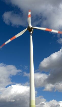 Nicht immer sind die Bürger glücklich über neue Windräder. Der Bürgermeister von Sulzbach-Laufen gibt Tipps.