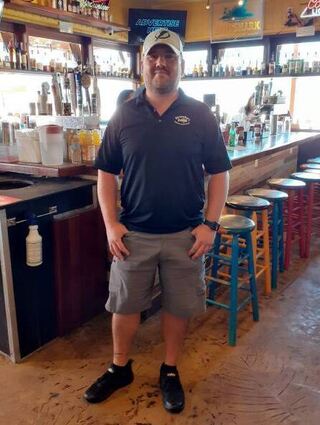 Chris Tiemeier, Chef des Frenchy’s Rock-away Grill, bietet lokale Spezialitäten.