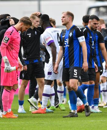 Völlig chancenlos: Waldhof-Torhüter Jan-Christoph Bartels (v.l.), Malte Karbstein, Marcel Seegert und Baris Ekincier verarbeiten das 0:2 gegen Osnabrück.