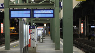Die Bahnsteige am Stuttgarter Hauptbahnhof sind leer