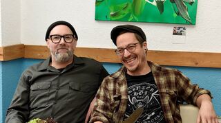Die beiden „Kombüse“-Betreiber Mike Dester (l.) und Jonathan Sternberg geben auf der Mitte April beginnenden Bundesgartenschau in Mannheim Kochkurse und wollen beweisen, dass vegetarische und vegane Kost ausgesprochen lecker sein kann.