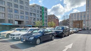 Warten auf Kundschaft: Nicht einmal die Taxifahrer profitieren vom Warnstreik.