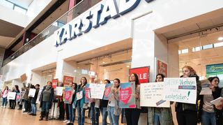 Bei einer Protestaktion vor knapp drei Wochen haben die Beschäftigen von Galeria in Viernheim gegen die Schließung protestiert.