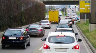 mid Groß-Gerau - Wer stressfrei in den Osterurlaub starten möchte, sollte die verkehrsreichen Wochenenden umgehen und antizyklisch starten.