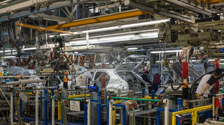 mid Onnaing - Pro Station gibt es vorgegebene Arbeitsschritte, es wird in Schichten gearbeitet.