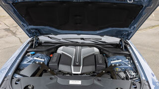 mid Groß-Gerau - Angetrieben wird der Rolls-Royce Ghost von einem V12-Motor mit 6,75 Liter Hubraum.