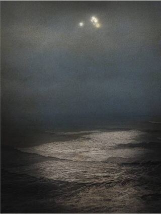 „Moons over Eystrahorn“ von Florian Richter gibt es als Kunstdruck.