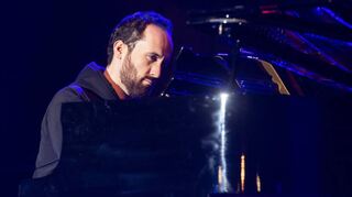 Igor Levit, Pianist, hier am 25. März, beim „Berlin Climate Aid“-Konzert am Brandenburger Tor, war in Heidelberg zu Gast.