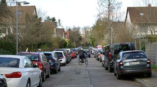 Beispiel Nahestraße: Hier fallen viele Parkplätze weg.
