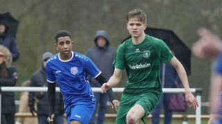 Trotz teil guter Torchancen kamen die Blau-Grünen um Maximilian Beikert (r.) zu keinem Treffer.