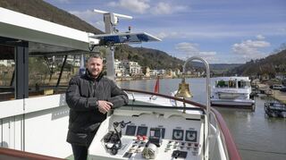 Vom Wasser aus ist das Neckartal im Frühling besonders schön: Florian Hofstetter, Mit-Geschäftsführer der Weißen Flotte, freut sich über den Saisonstart.