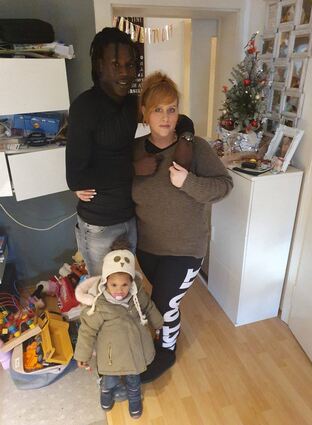 Haben gemeinsam eine drei Jahre alte Tochter: Kebba Drammeh und Diana Reithermann.