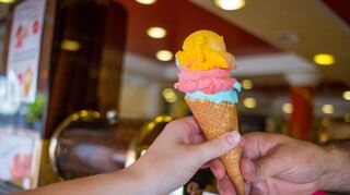 Drei Kugeln Eis in der Waffel - das kann in Mannheim ins Geld gehen.