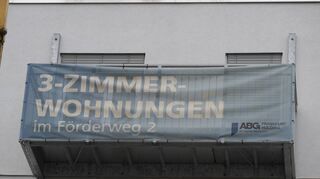 Durch Verdichtung und Aufstockung der bereits bestehenden Häuser wird in der Platensiedlung in Frankfurt zusätzlicher Wohnraum geschaffen.