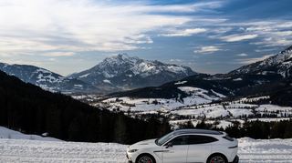 mid Groß-Gerau - Erst auf Eis und Schnee lernen sich Fahrer und Fahrzeug richtig kennen.