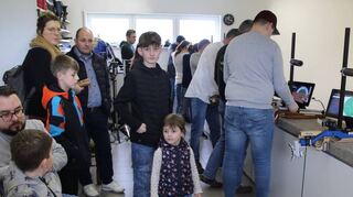 Durchgängig belegte Stände beim Ostereierschießen in Hüttenfeld