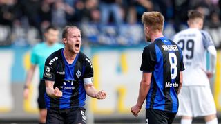 Erlösung nach dem Schlusspfiff: Waldhof-Kapitän Marcel Seegert (links) feiert mit Fridolin Wagner den wichtigen 2:1-Sieg gegen Freiburg II.