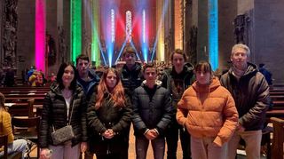 Die viernheimer Jugendlichen besuchten zum ersten Mal den Mainzer Dom und lernten die diesjährigen Firmspenders des Bistums kennen.
