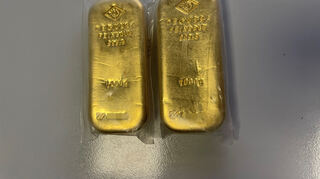 Der gefundene Goldschatz beinhaltet unter anderem diese zwei Goldbarren.