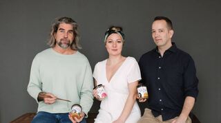 Investor Nils Glagau (l.) mit Jessica und Matthias Bruckhoff.