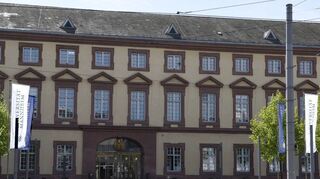 Etwa 100 Studentinnen und Studenten der Universität organisieren den Q-Summit, der als eine der wichtigsten Start-up-Konferenzen seiner Art gilt.