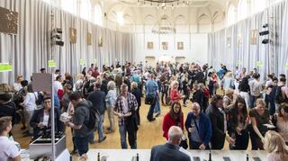 Trinkfreudig: Zwei Tage dreht sich in der Innenstadt vieles um Wein.