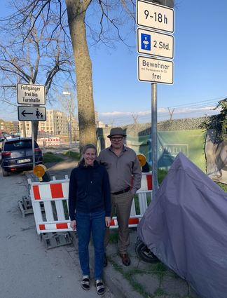 Tina und Christian Werner wohnen in Käfertal-Süd am Buga-Gelände. Dort stehen nun Anwohnerparkschilder.