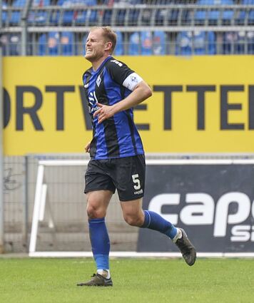 Wenn jeder Sprint wehtut: Waldhof-Kapitän Marcel Seegert laboriert seit dem Spiel gegen Osnabrück Ende März an Adduktorenproblemen. Gegen Freiburg musste er mangels Alternativen in der Innenverteidigung durchspielen.