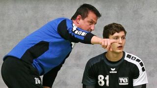 Zdeno Gajarsky (links, hier ein Bild aus seiner Brühler Zeit mit Spieler Dominic Diehl) freut sich auf den TV Friedrichsfeld.