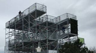 Auf dem Gerüstturm wird die Weite des Spinelli-Geländes deutlich.