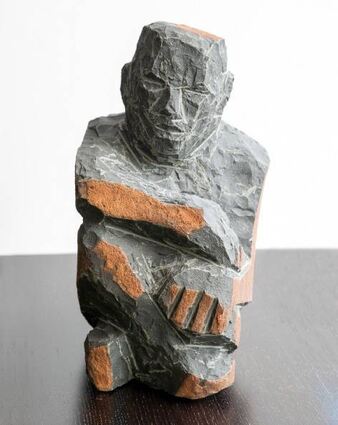 „Kleiner Schamane“ (Knut Hüneke) ist in Ladenburg zu sehen.