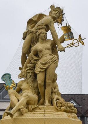 Merkur, Mannheimia und Vater Rhein (sitzend).