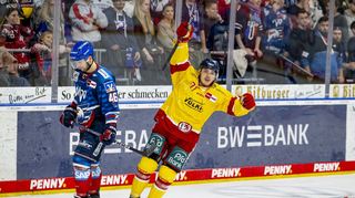 Matthew Donovan #46 / Adler Daniel Fischbuch, Adler Mannheim vs. Düsseldorfer EG, DEL Eishockey Adler Mannheim 22/23