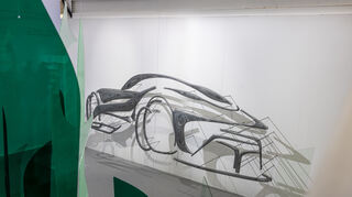 mid Mailand - Die Silhouette ist vom Lexus Electrified Sport Prototypen inspiriert.