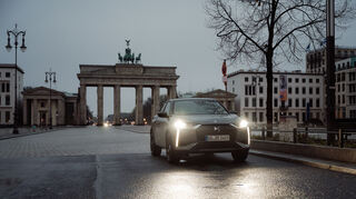 mid Berlin - Alle DS 3 haben stromsparendes LED-Licht; die Topversion &#8222;Opera&#8220; mit LED-Matrix-Technik für adaptive Lichtanpassung und Fernlichtsteuerung.
