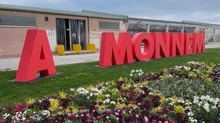 Was bedeutet das einsame A beim MONNEM-Schriftzug auf dem Mannheimer Bundesgartenschaugelände?