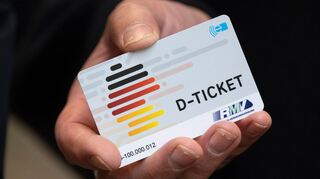 Ein «D-Ticket» im Chipkartenformat.