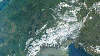 Ein Blick aus dem Weltall auf die Alpen.