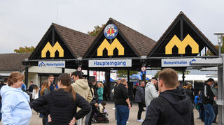 Der Eingangsbereich auf dem Maimarkt Mannheim im Jahr 2022.