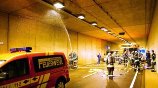 Löschen und die Tunnelwände kühlen gehört natürlich auch zur Übung.