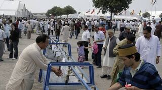 Diskutieren über den Koran und ihren Glauben: die Jahresversammlung Jalsa Salana auf dem Maimarkt.