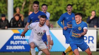 Blerton Muca (am Ball) erzielte im Spitzenspiel beim 1. FC Mühlhausen in der 55. Minute den entscheidenden Treffer zum 1:0-Endstand