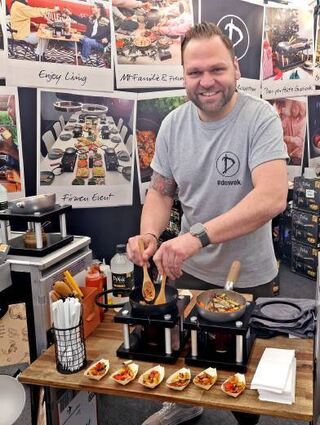Lecker kochen ohne Strom und Gas: Steve Müllers „Dewok“.