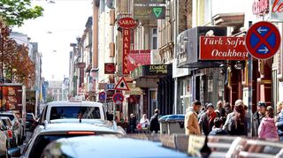 Mannheim. Rund um den Marktplatz, in der Marktstraße und in den umliegenden Straßen finden sich immer mehr türkische Geschäfte, Restaurants und ähnliches.
Man spricht schon lange von einem Klein-Istanbul oder auch Little Istanbul.

Im Bild: Rund um den Marktplatz, in der Marktstraße und in der Breiten Straße und angrenzend ist immer mehr türkisches Flair zu finden.