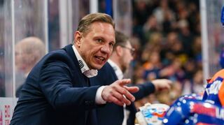 Jussi Tapola war von einem finnischen Medienbericht als neuer Adler-Trainer genannt worden. Es kommt wohl anders.